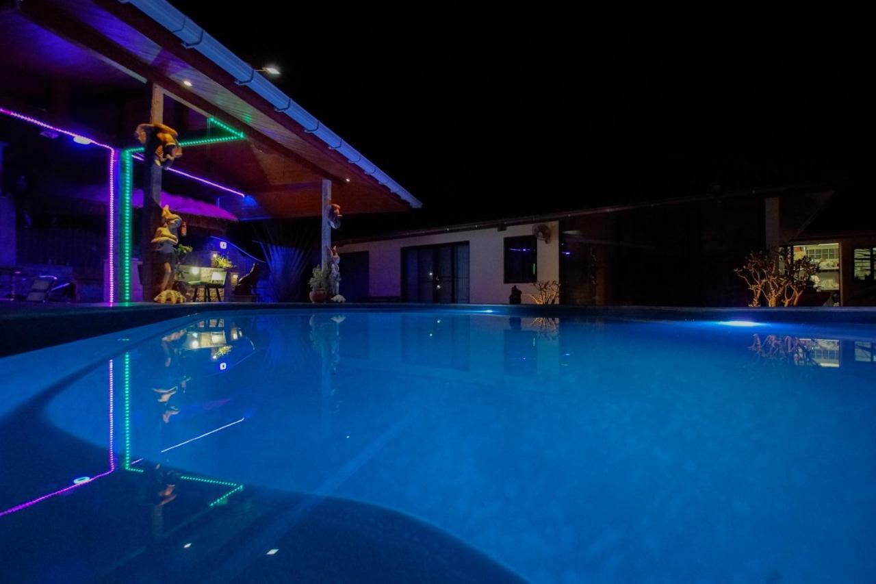 Tina'S Living Paradise - Guesthouses With Private Pool Ban Phe Extérieur photo